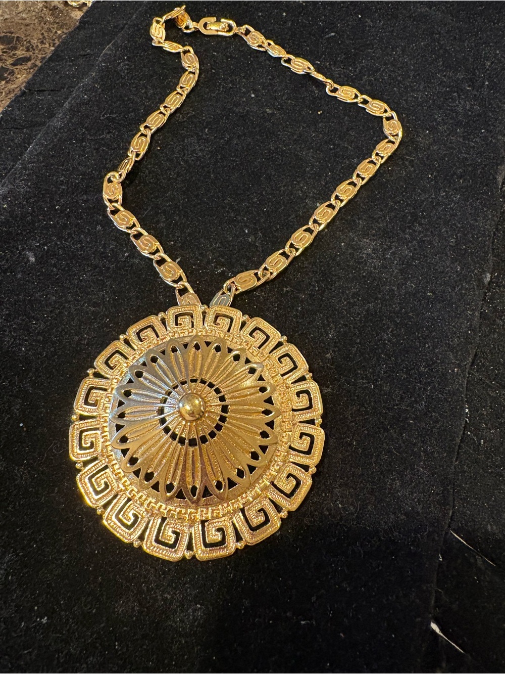 1970 rare Monet Pendant Necklace - Elegant Women's Jewelry